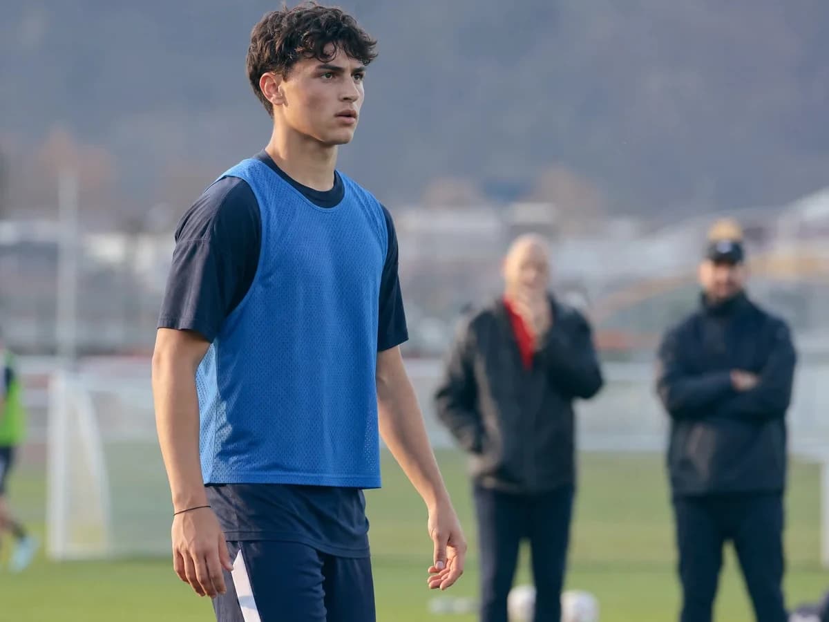 Comment garder son calme dans les moments décisifs au football ?
